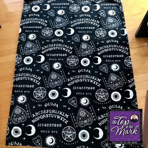 *last one* OUIJA PLUSH COZY THROW 70” x 50” NEW and TOASTY - Picture 2 of 5